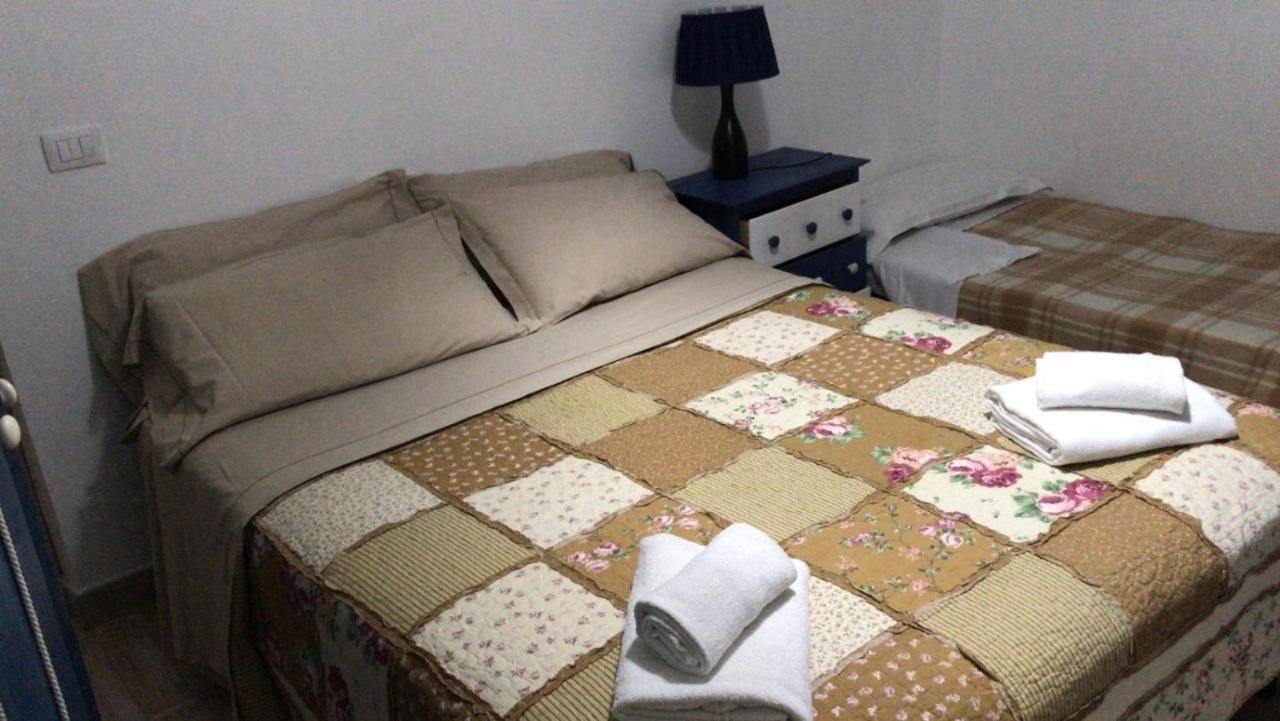Hostal Filoxenia Di Umberto Sassari Exterior foto
