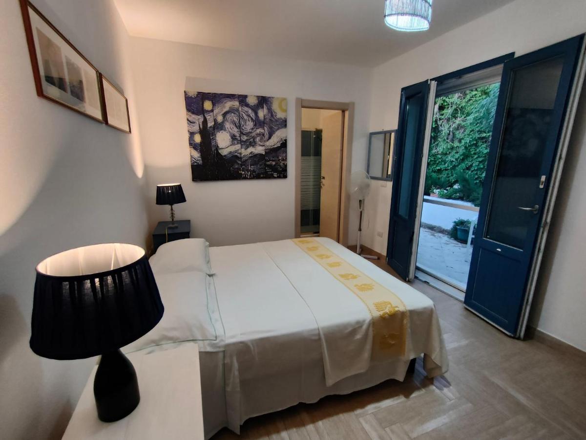 Hostal Filoxenia Di Umberto Sassari Exterior foto