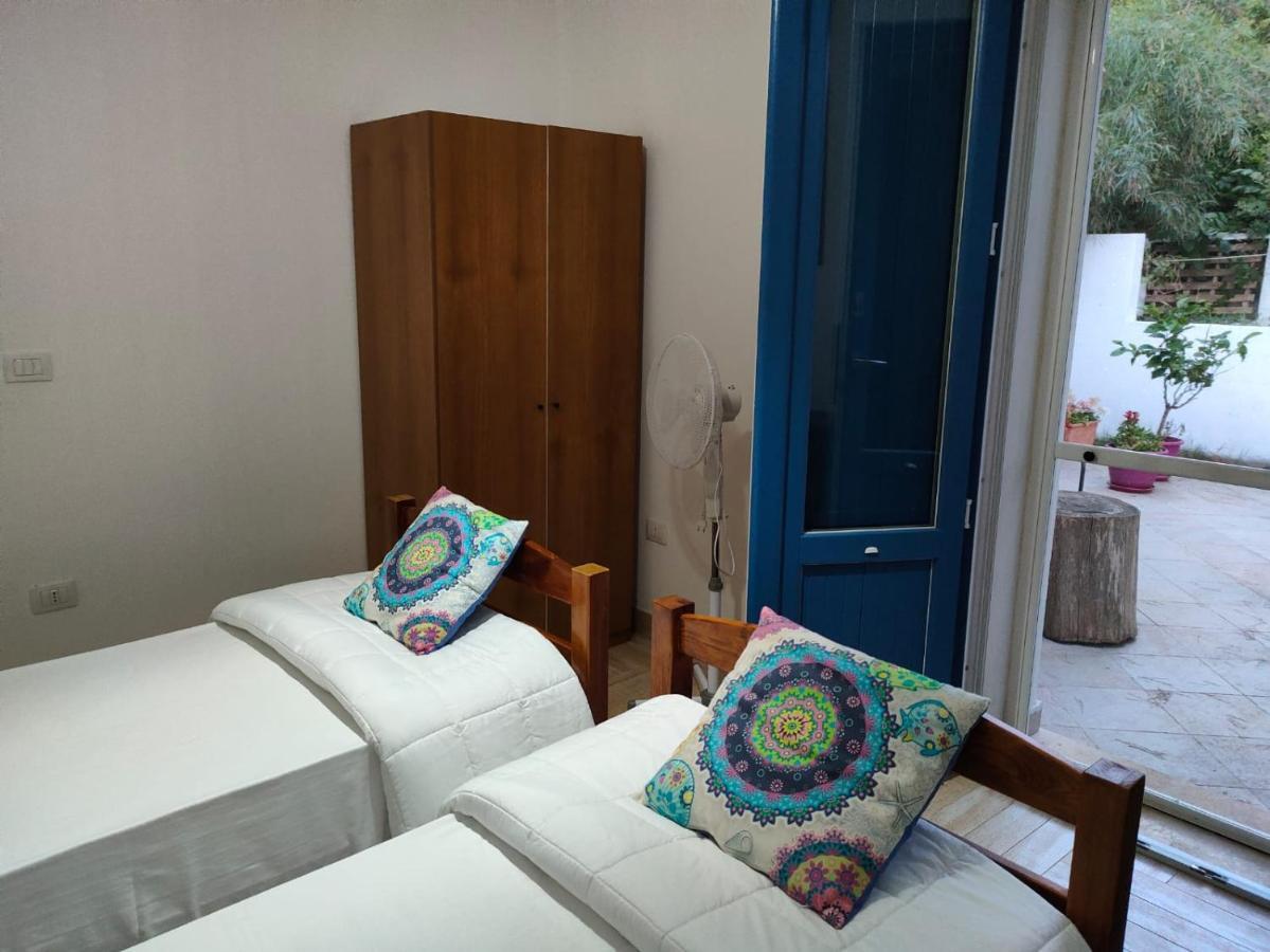 Hostal Filoxenia Di Umberto Sassari Exterior foto